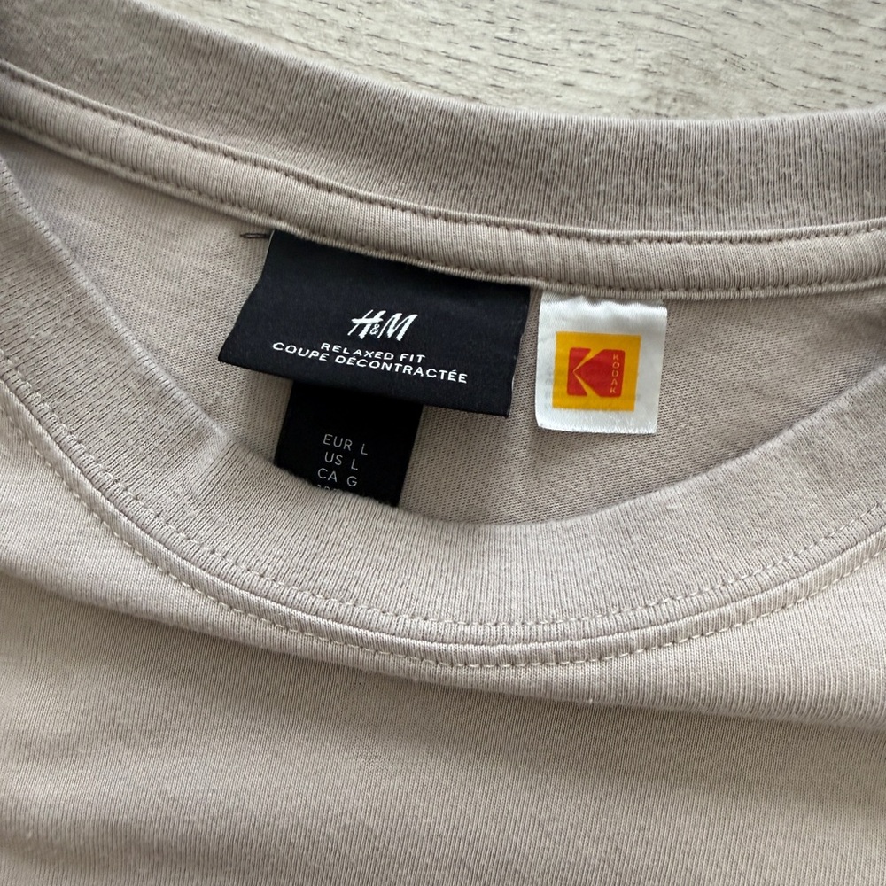 H&M Light Beige Graphic Tee